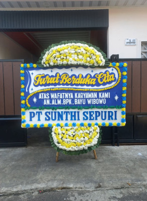 Papan Bunga Duka di Pangkalan Jati
