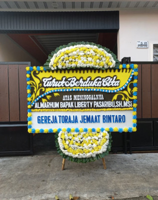 Papan Bunga Duka di Pangkalan Jati